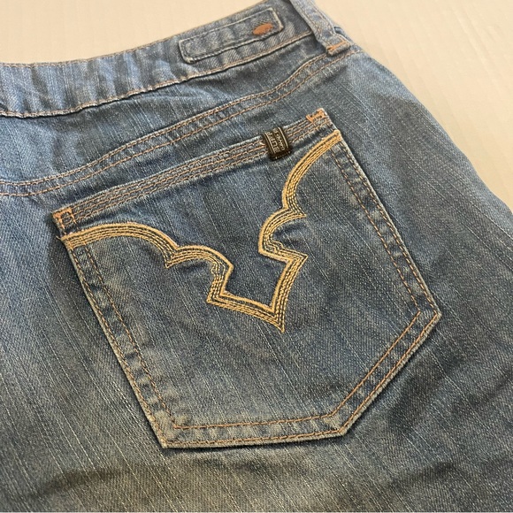 Buffalo David Bitton freak mid rise stretch shorts size 29 light/medium wash. - Picture 6 of 9